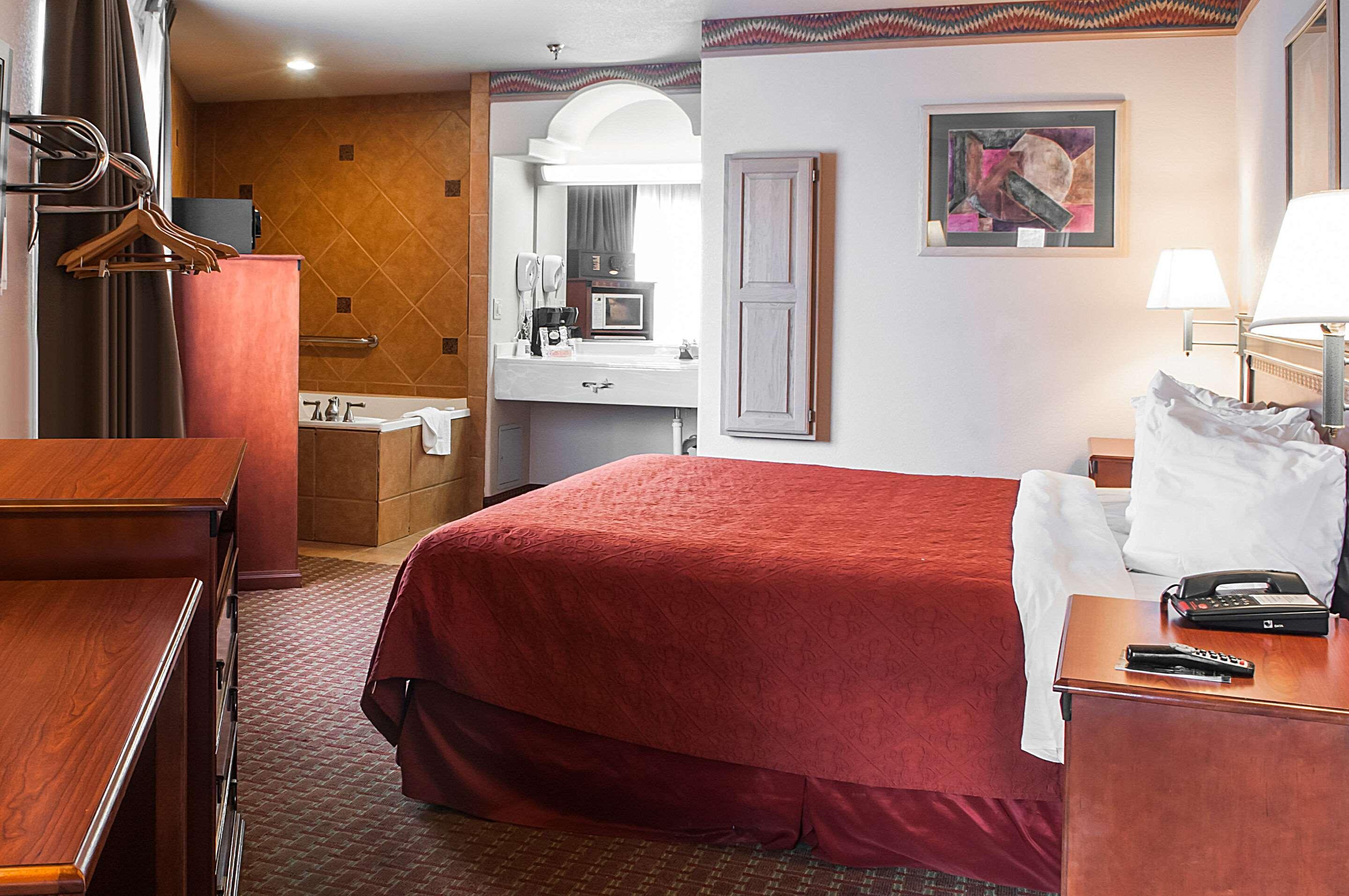 Quality Inn & Suites Las Cruces - University Area Exteriör bild