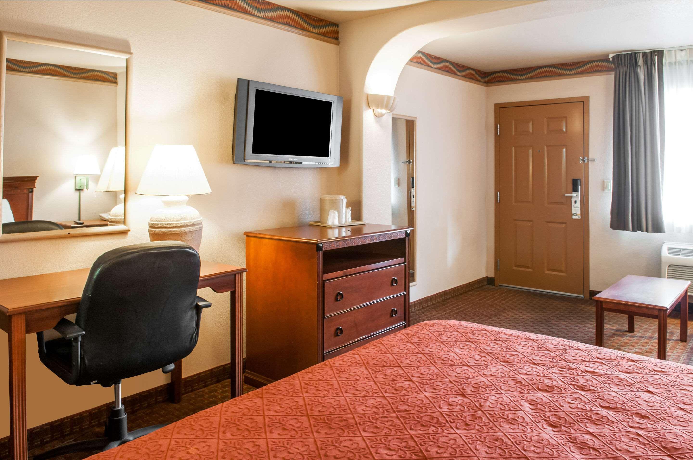 Quality Inn & Suites Las Cruces - University Area Exteriör bild