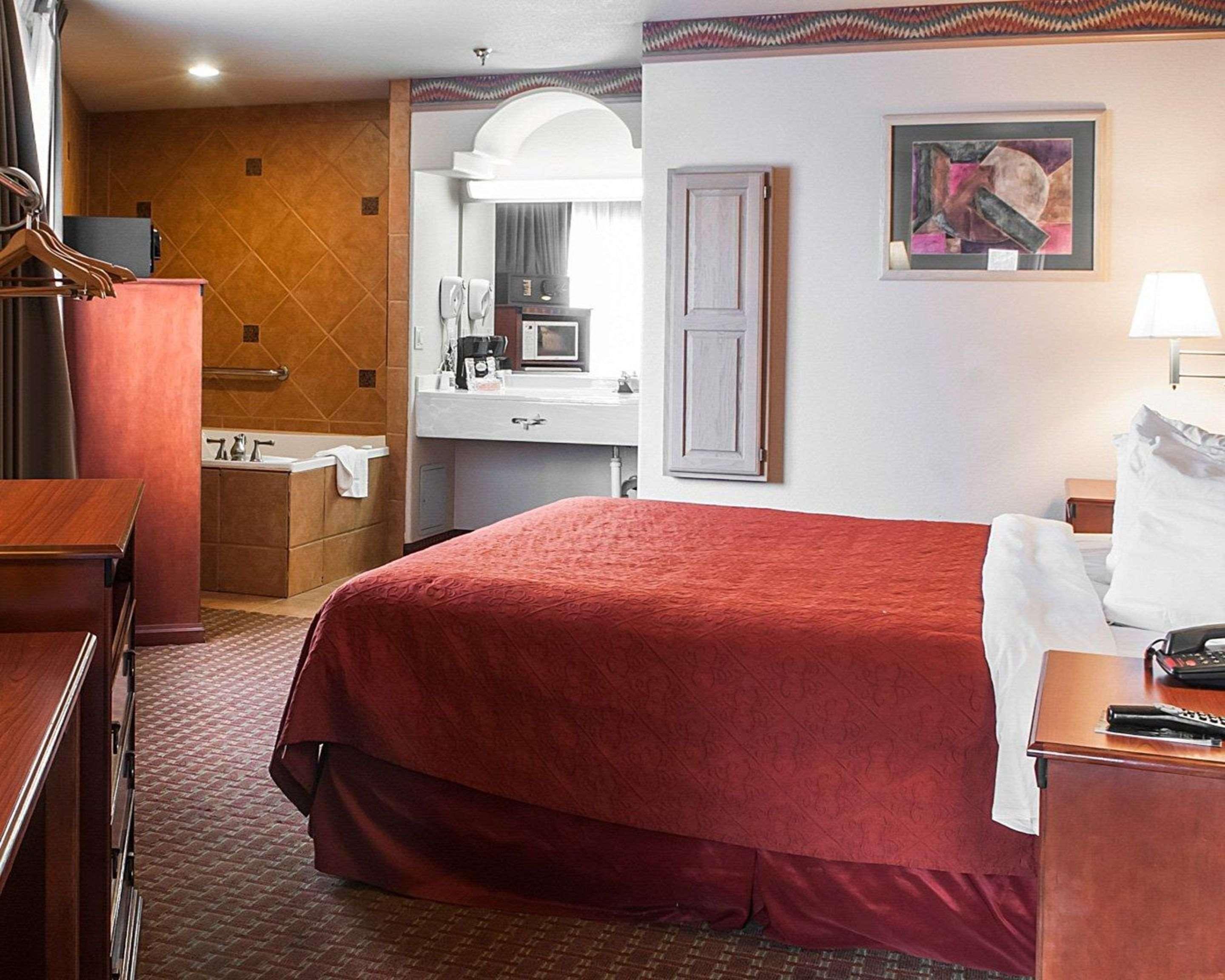 Quality Inn & Suites Las Cruces - University Area Exteriör bild