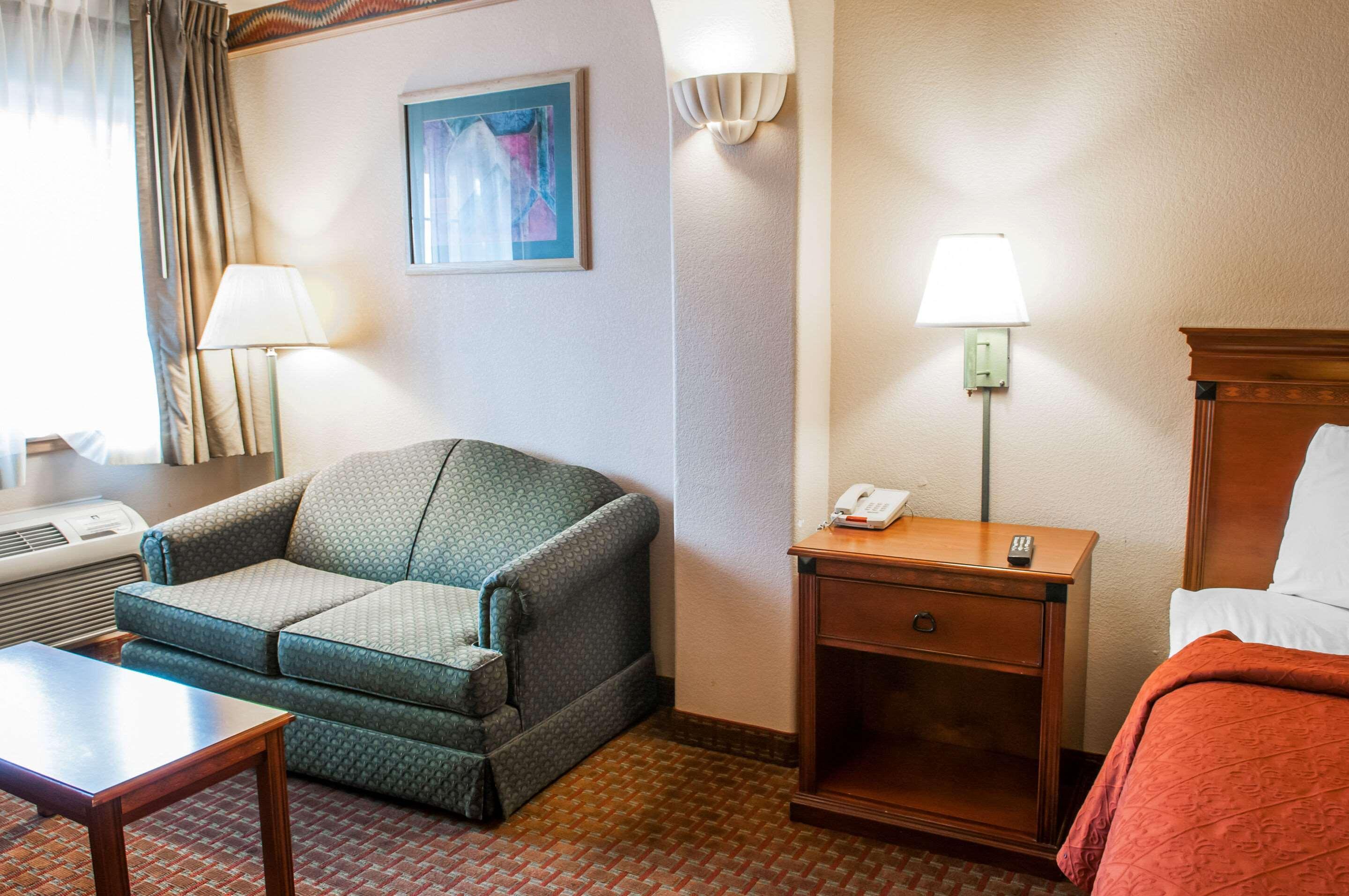 Quality Inn & Suites Las Cruces - University Area Exteriör bild