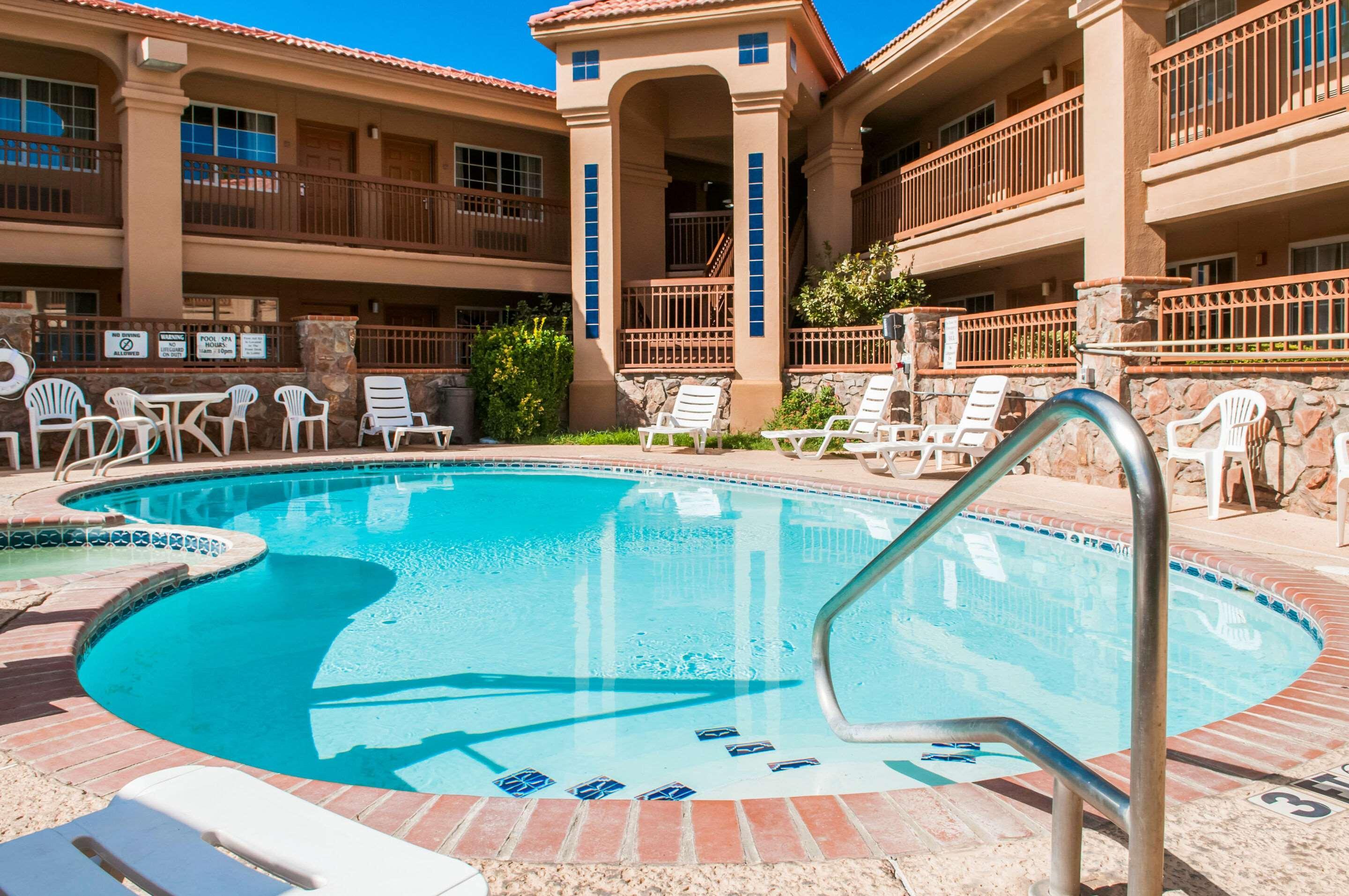Quality Inn & Suites Las Cruces - University Area Exteriör bild