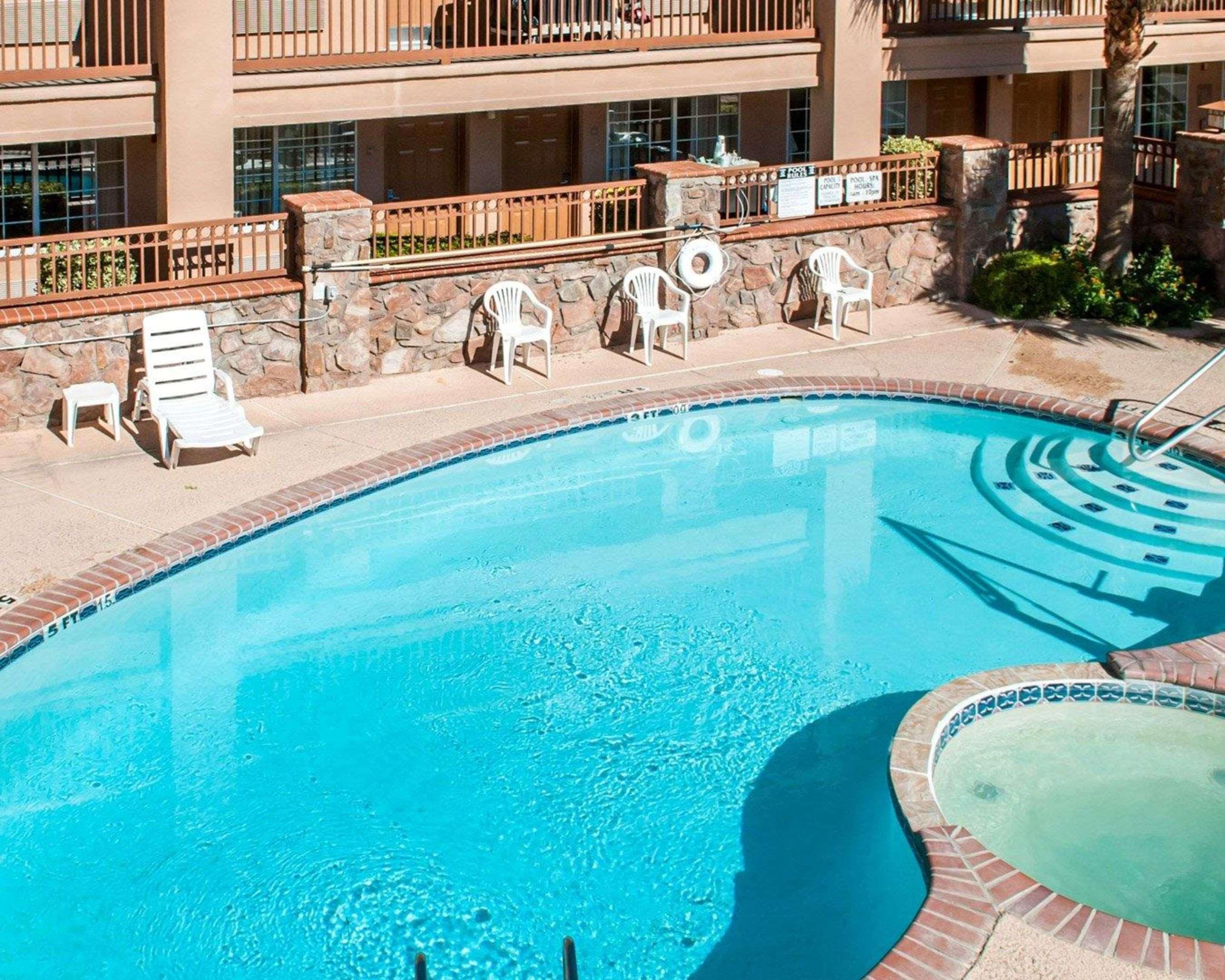 Quality Inn & Suites Las Cruces - University Area Exteriör bild