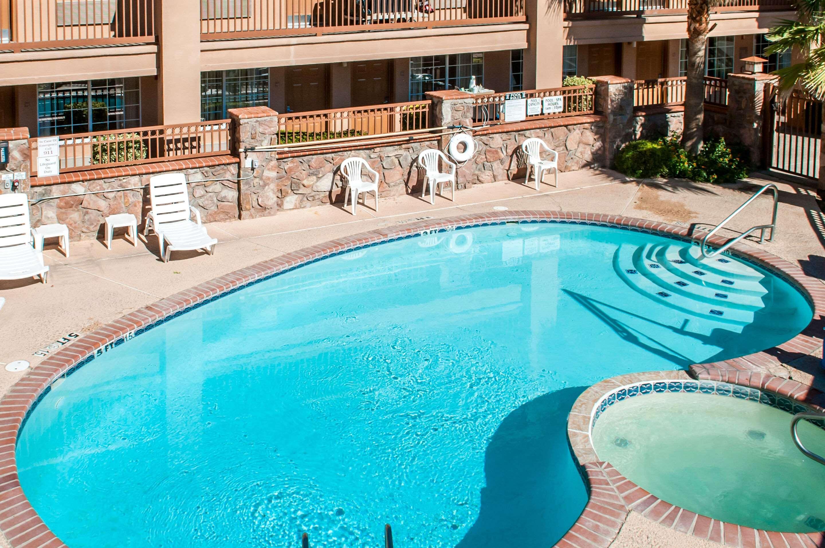 Quality Inn & Suites Las Cruces - University Area Exteriör bild